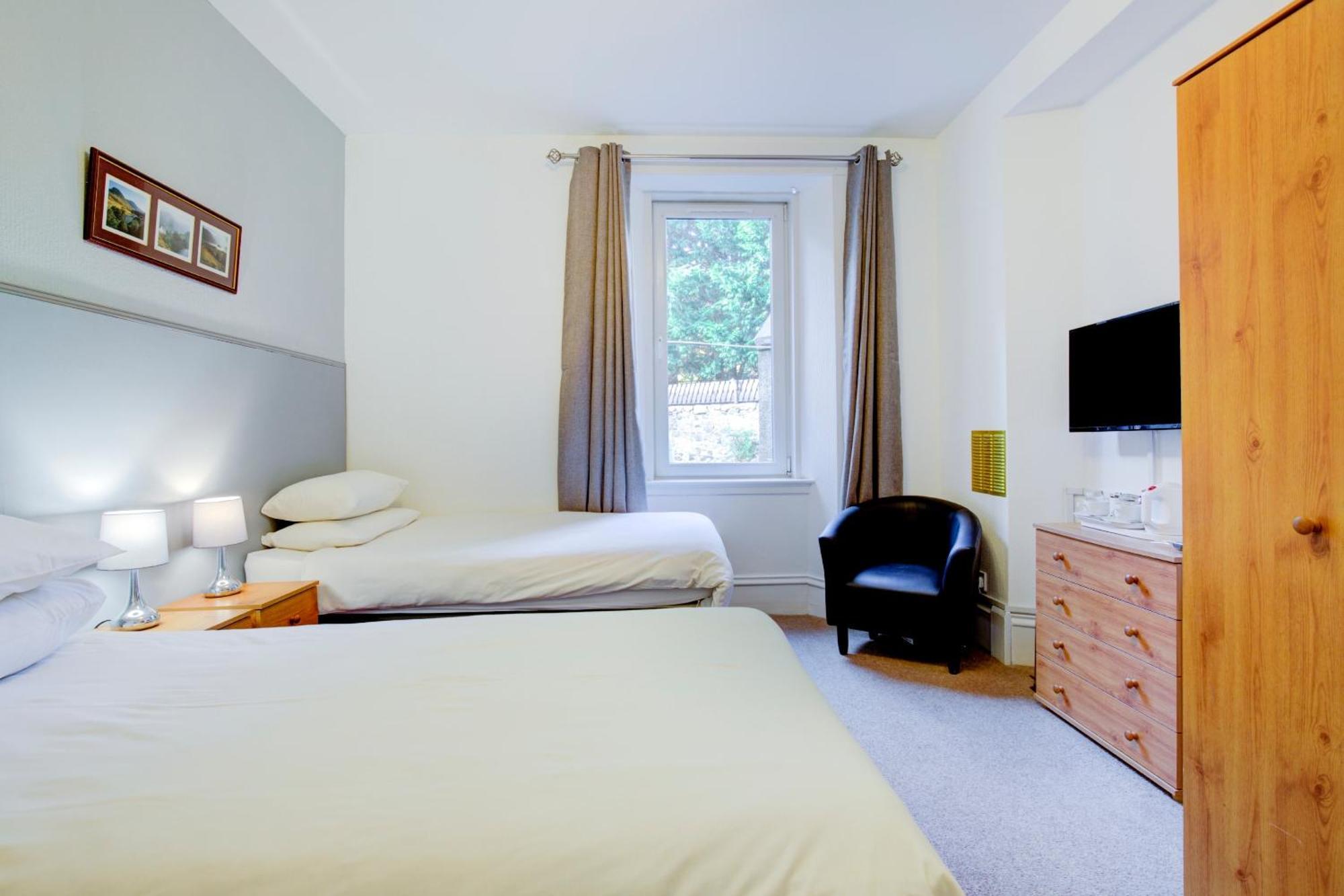 Oyo Eastbank Hotel, Speyside Scotland Rothes Exteriör bild