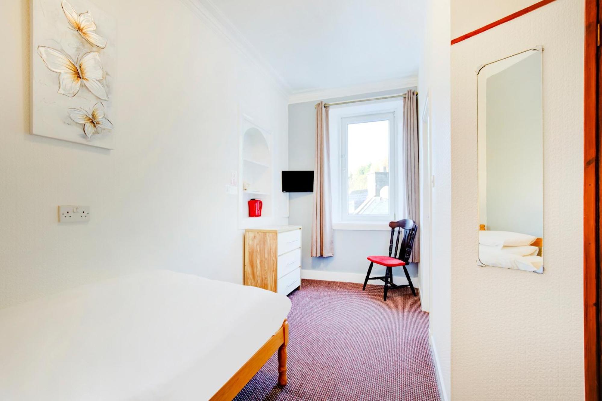 Oyo Eastbank Hotel, Speyside Scotland Rothes Exteriör bild