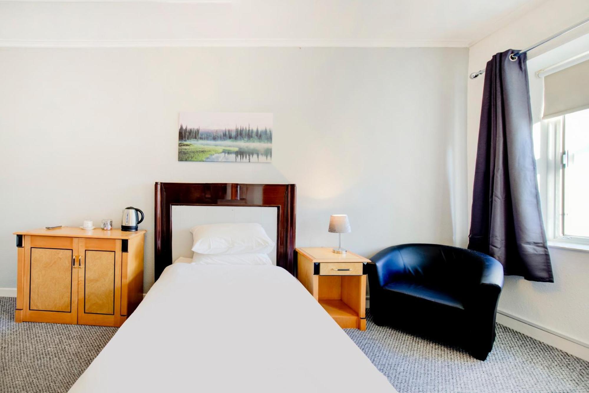 Oyo Eastbank Hotel, Speyside Scotland Rothes Exteriör bild