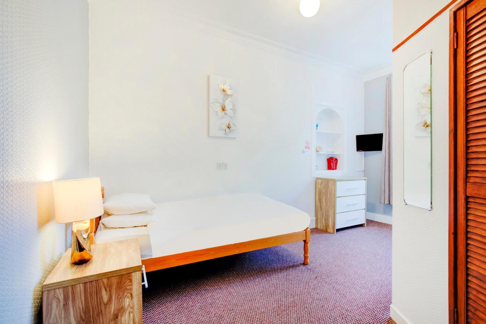 Oyo Eastbank Hotel, Speyside Scotland Rothes Exteriör bild
