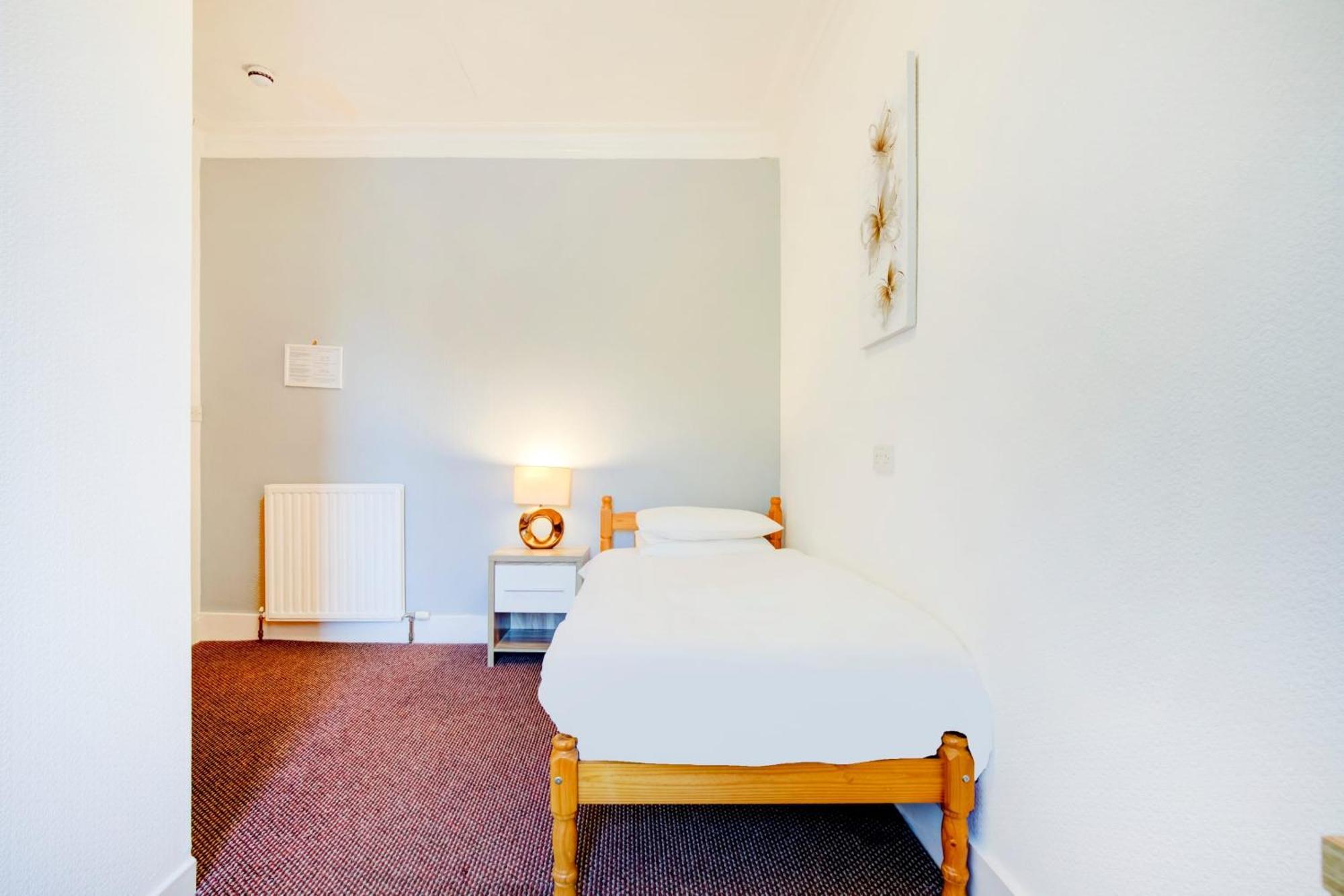 Oyo Eastbank Hotel, Speyside Scotland Rothes Exteriör bild