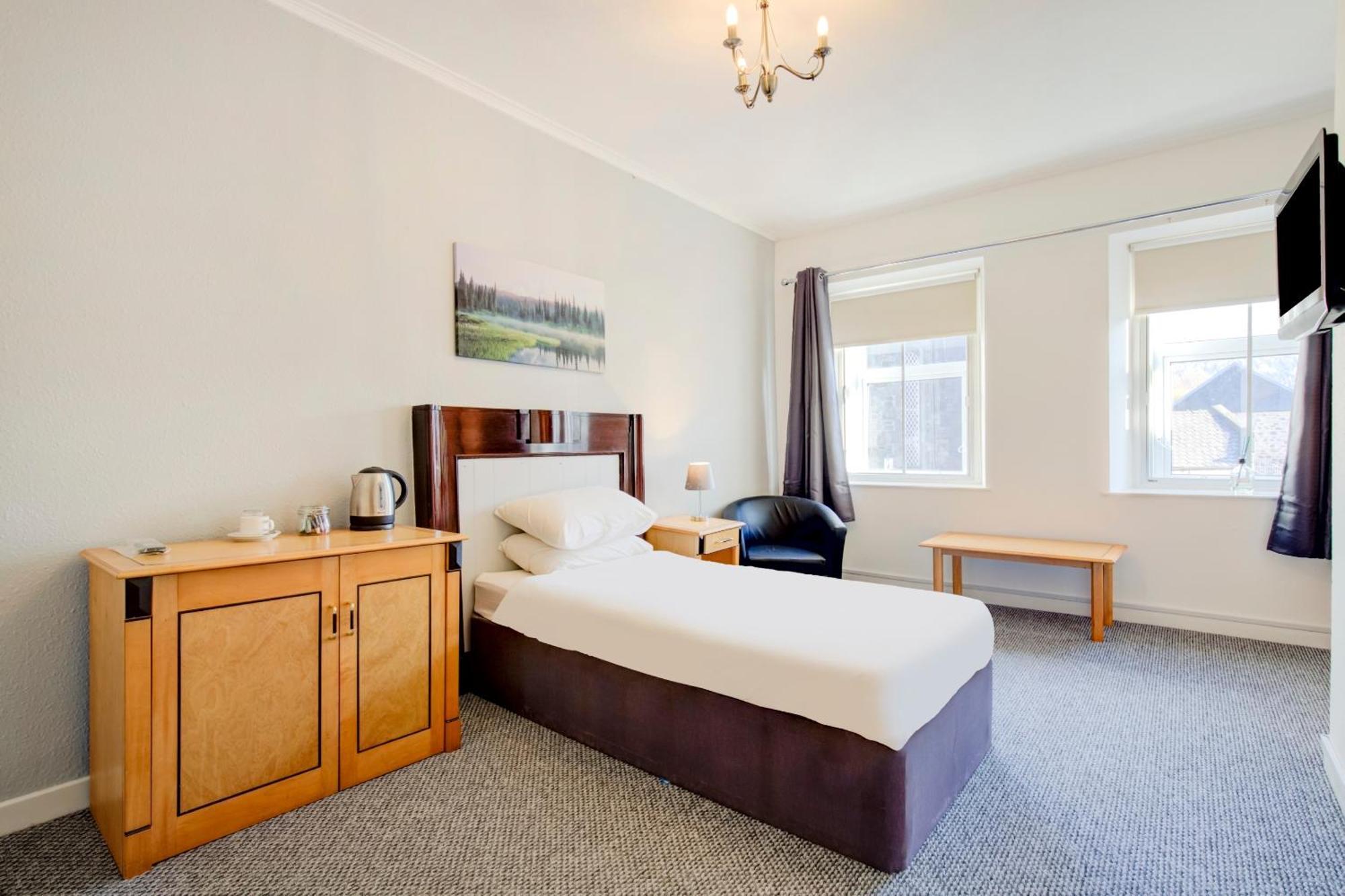 Oyo Eastbank Hotel, Speyside Scotland Rothes Exteriör bild