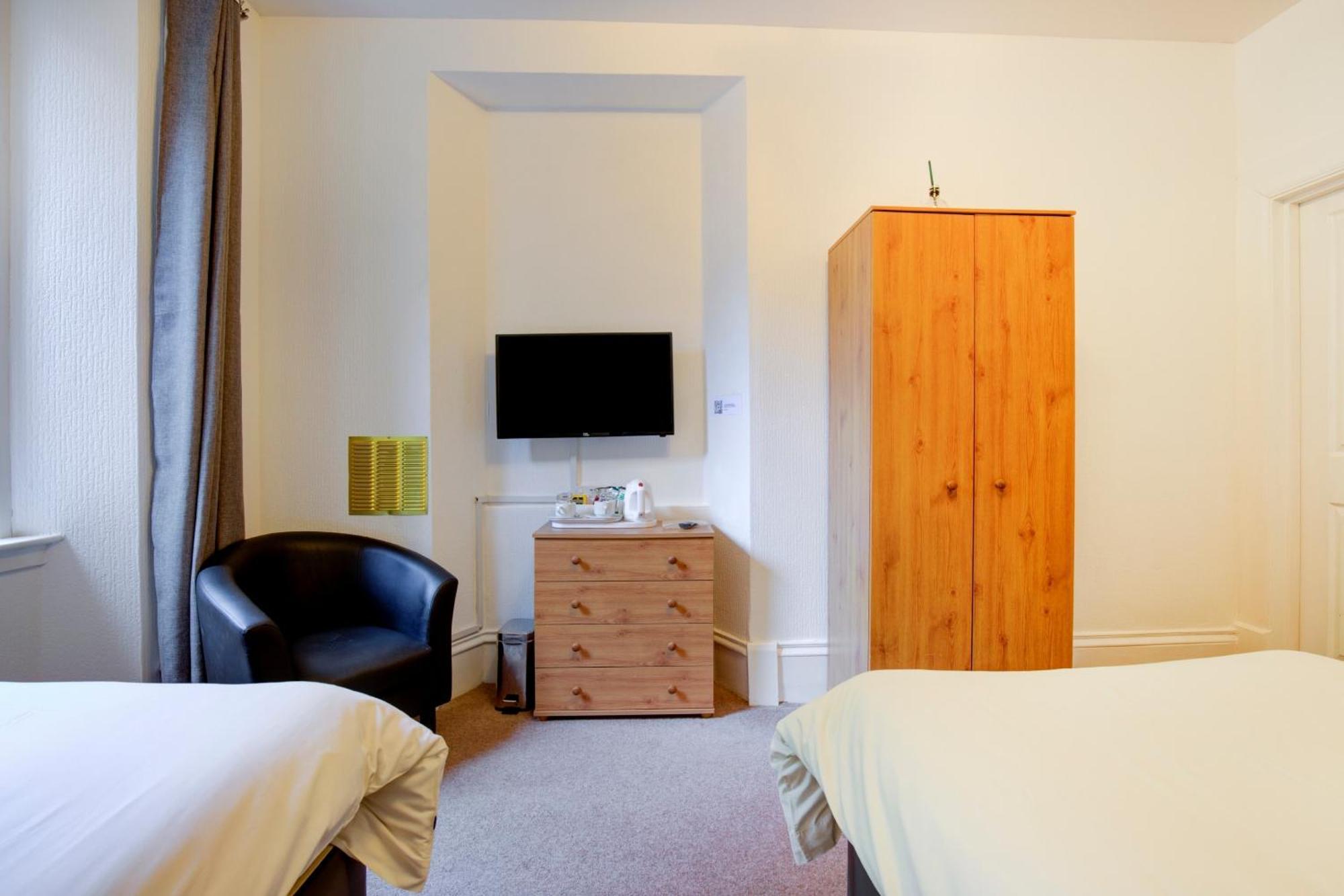 Oyo Eastbank Hotel, Speyside Scotland Rothes Exteriör bild