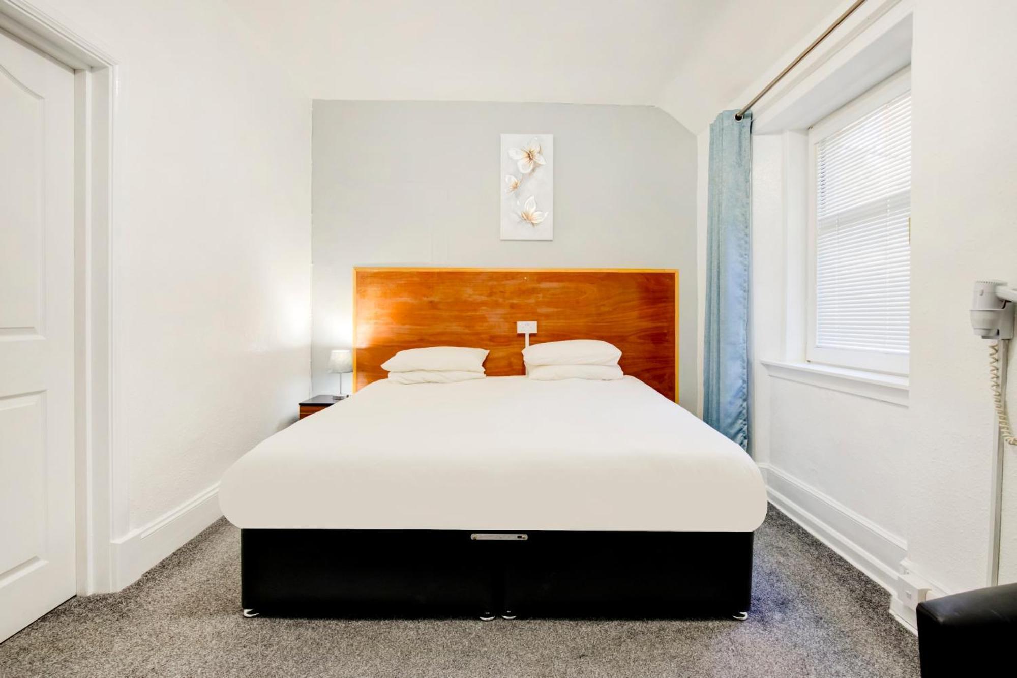 Oyo Eastbank Hotel, Speyside Scotland Rothes Exteriör bild
