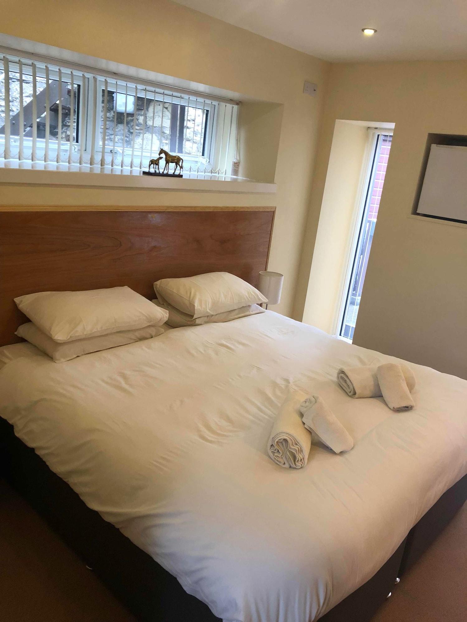 Oyo Eastbank Hotel, Speyside Scotland Rothes Exteriör bild