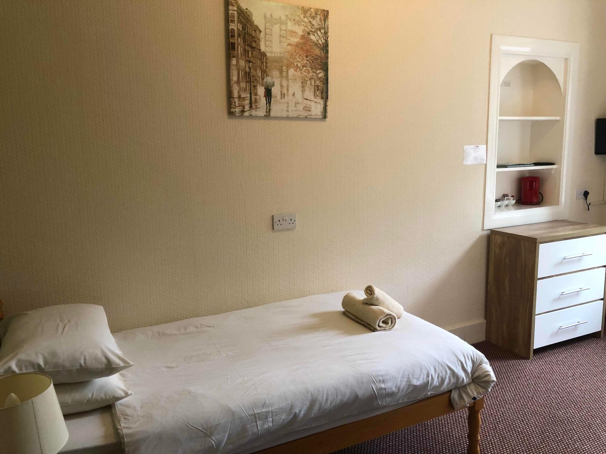 Oyo Eastbank Hotel, Speyside Scotland Rothes Exteriör bild